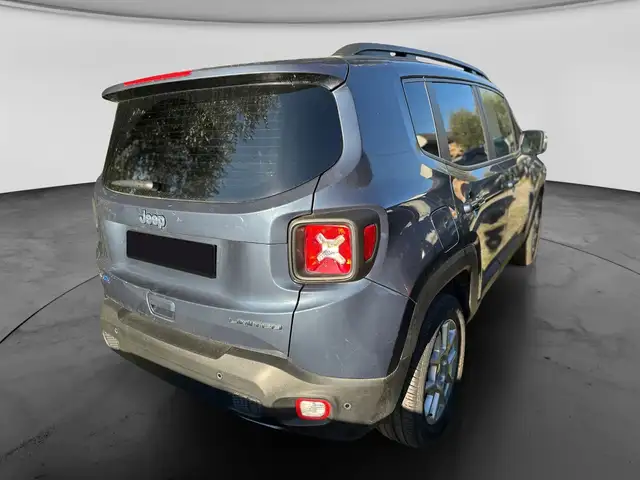 Jeep Renegade view 5