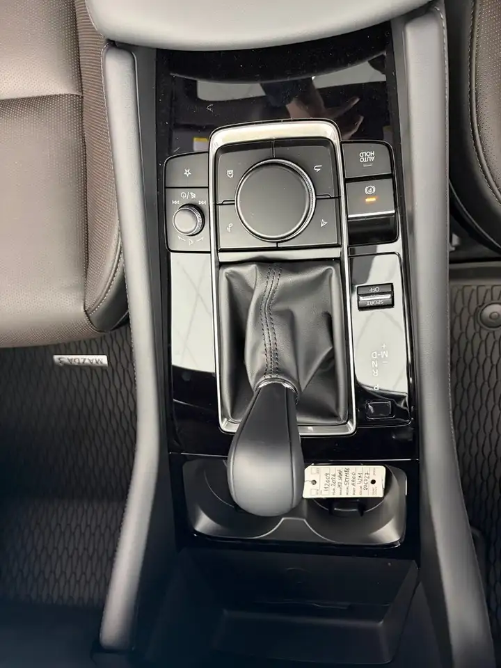 Mazda 3 снимка Mazda 3