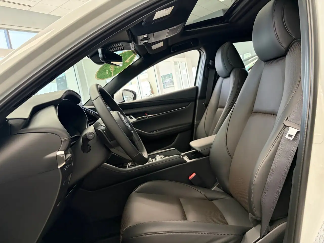Mazda 3 снимка Mazda 3