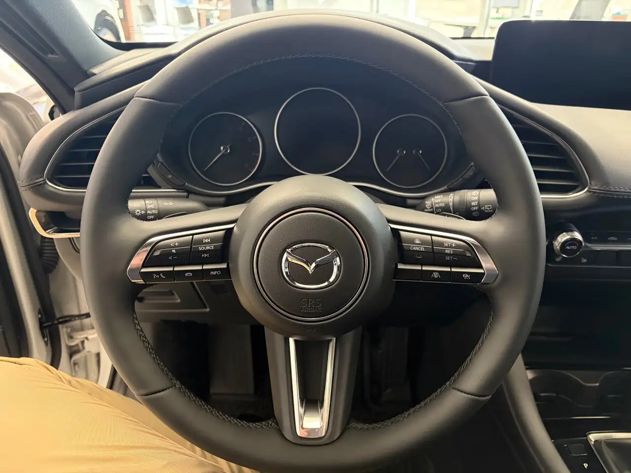 Mazda 3 снимка Mazda 3