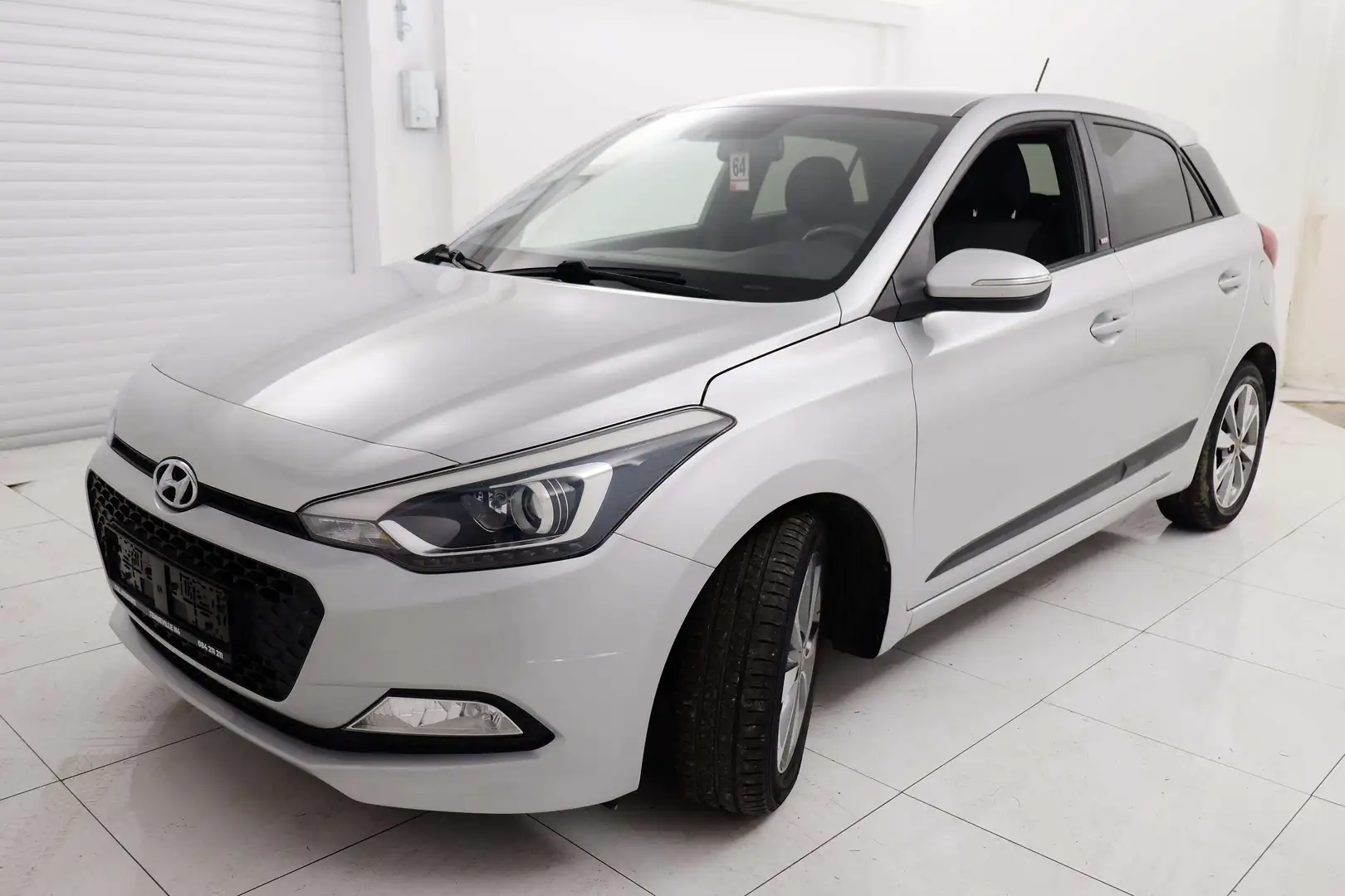 Hyundai i20 i20 1.1 CRDi GO GPS, TEL, CRUISE, CAMERA Gris - 2