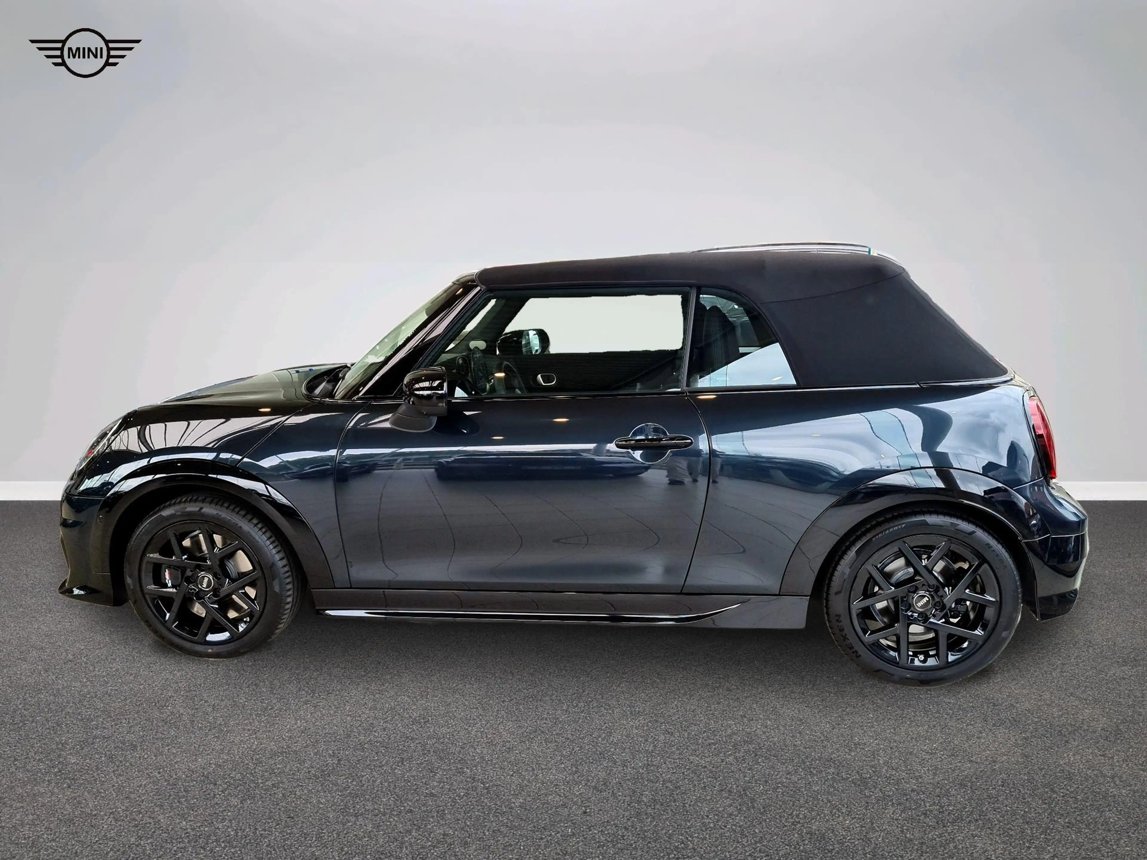 MINI Cooper S Cabrio John Cooper Works Trim — photo 2