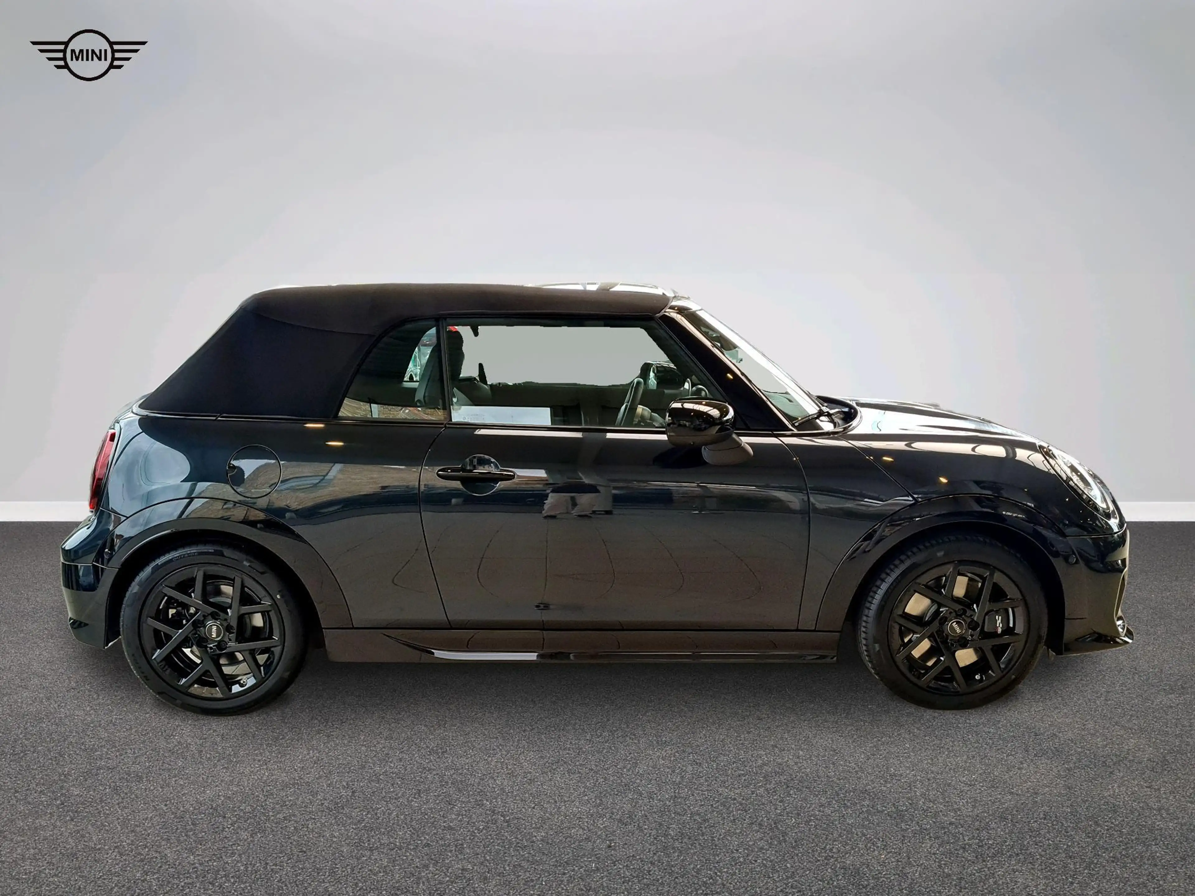 MINI Cooper S Cabrio John Cooper Works Trim — photo 3