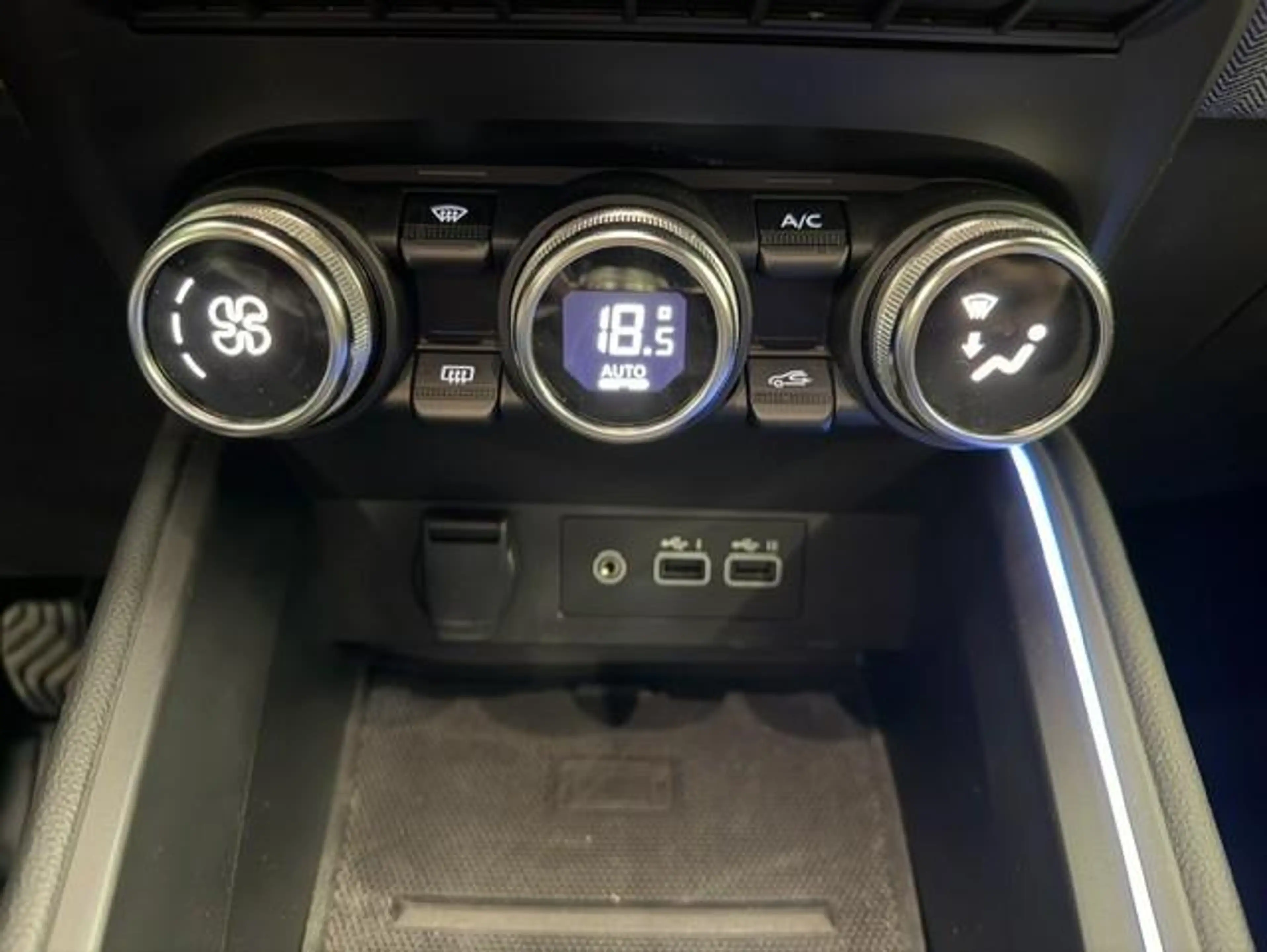 Renault Clio TCe 90 Techno — photo 13
