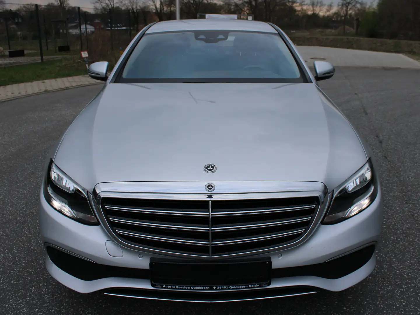 Mercedes-Benz E 350 e Plug-In Hybrid 9G 1.Hand+Ambiente+Kam+Carplay Grau - 2