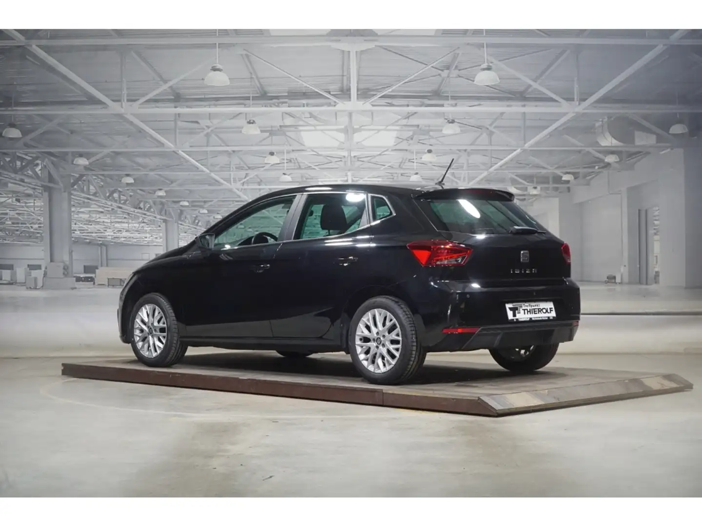 SEAT Ibiza Style 1.0 EcoTSI Bluetooth Winterpaket Schwarz - 2