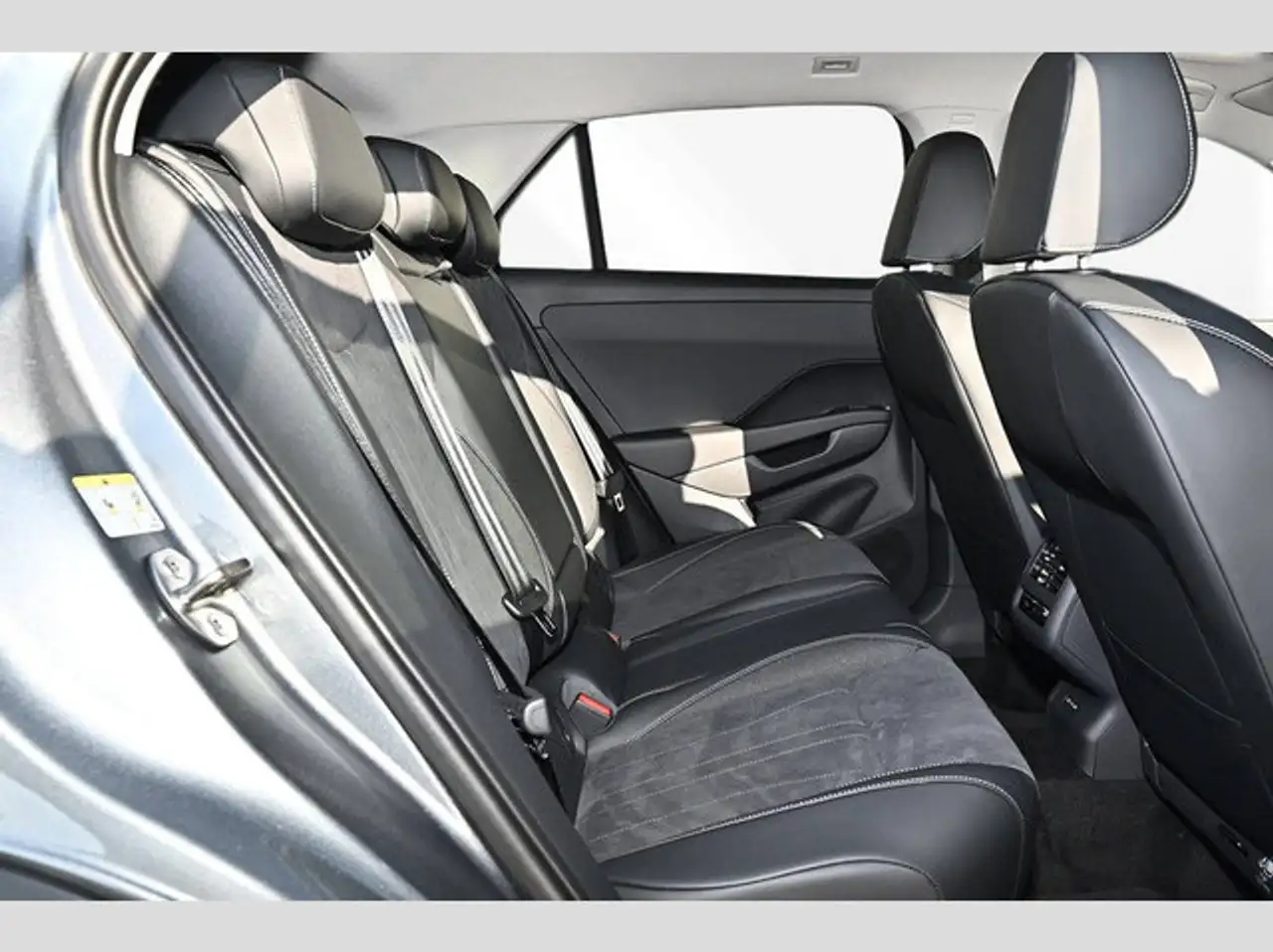 Volkswagen T-Roc Style 1.5 l eTSI OPF 110 kW (150 P Style 7