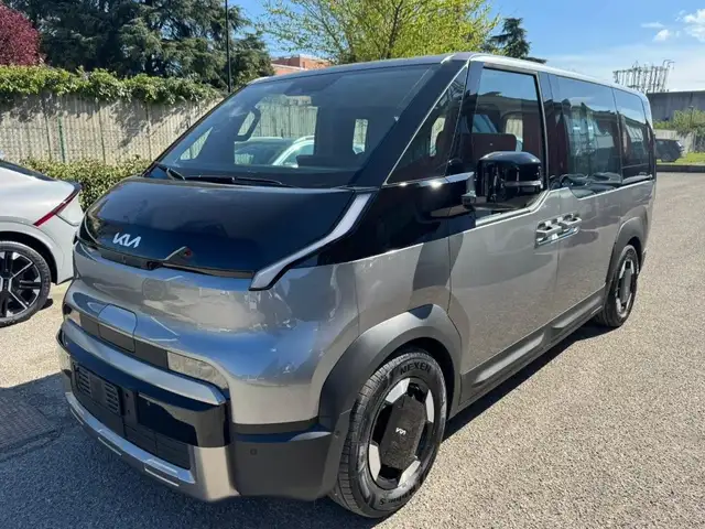Kia PV5 Passenger 71.2 kWh Long Range Passenger Earth
