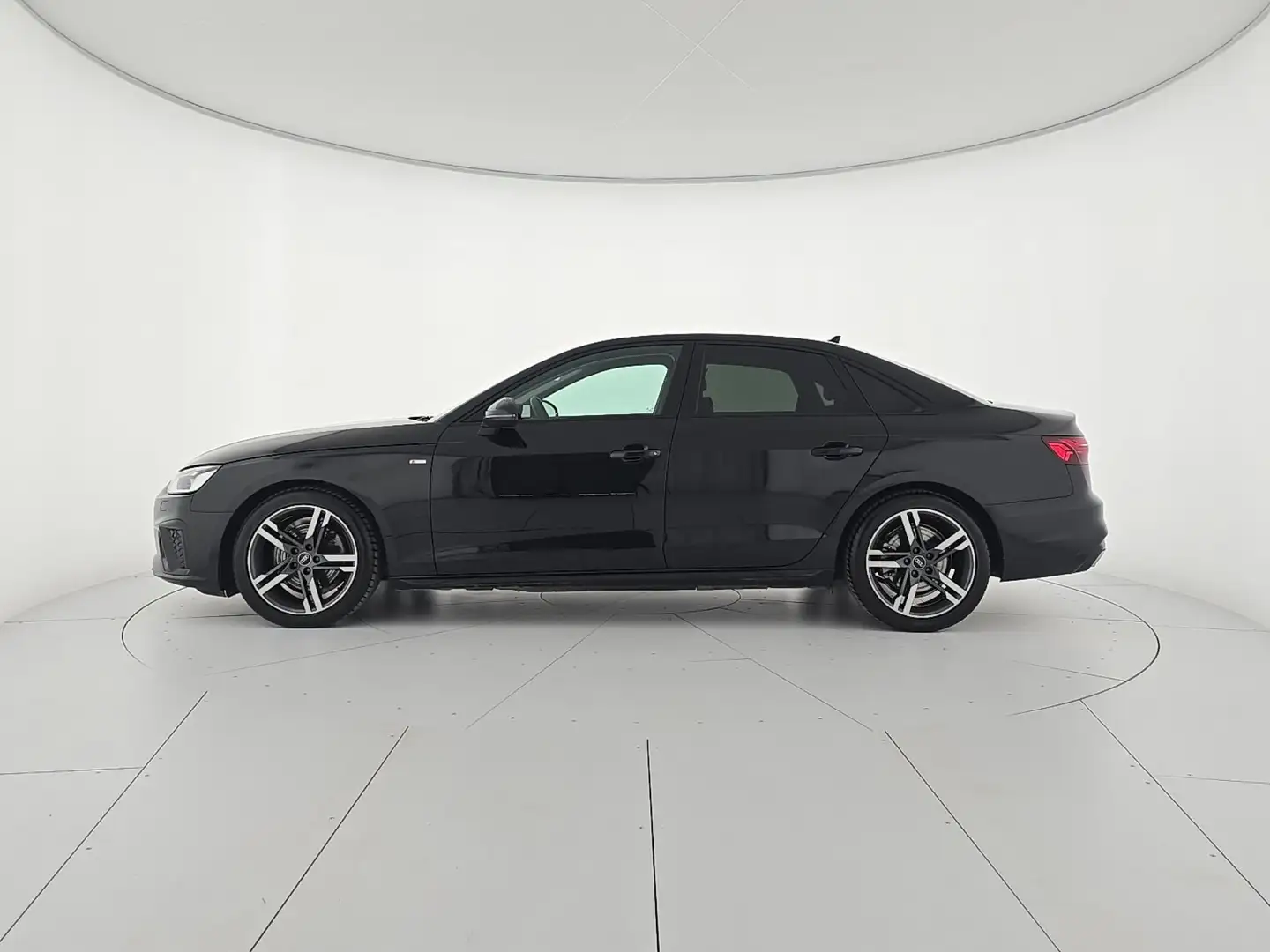 Audi A4 35 TDI/163 CV S tronic S line edition Nero - 2
