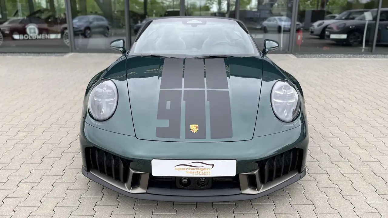 Porsche 992 Spirit 70 Lift, Bose, Porscheracinggreenmetallic 3