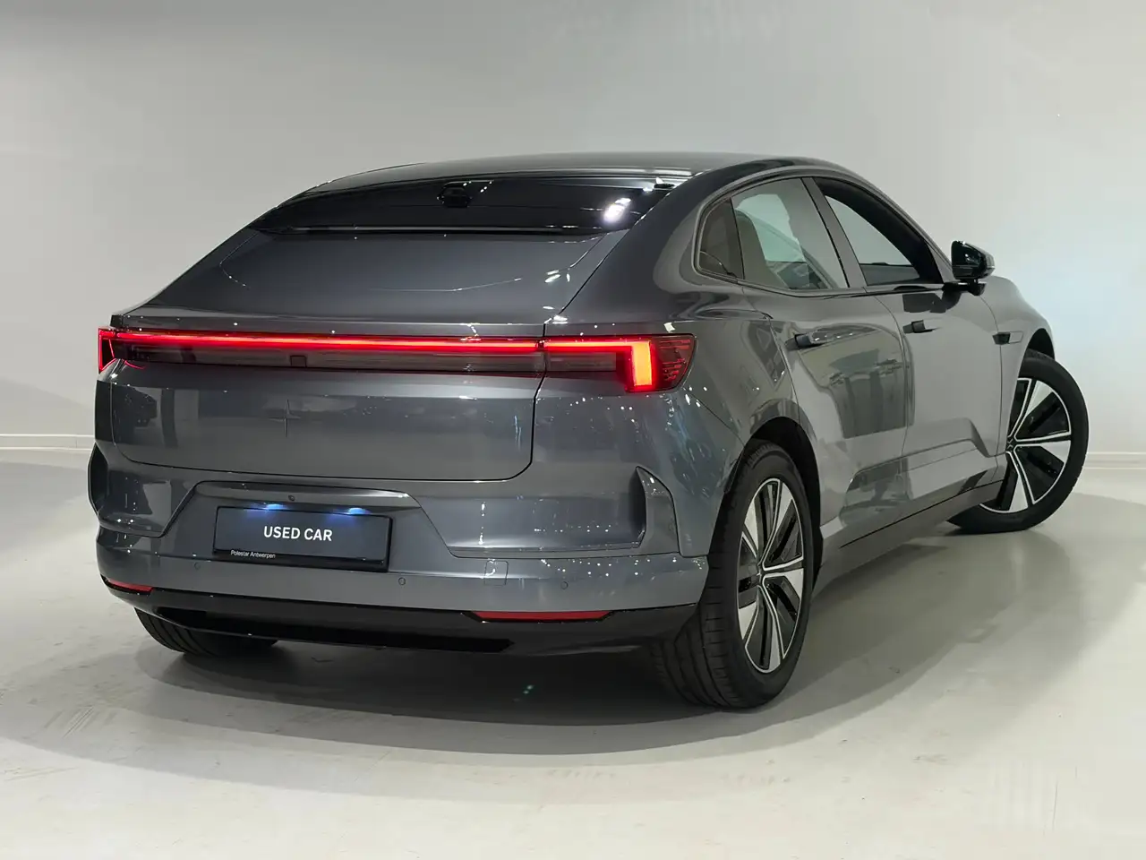 Polestar 4 2025