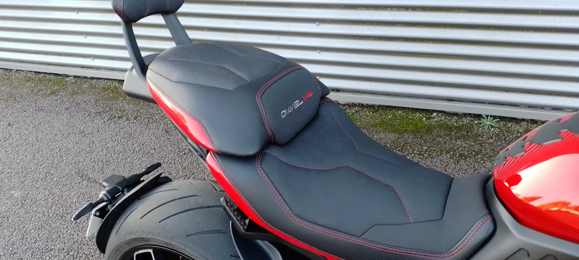 Ducati Diavel Rot - 2