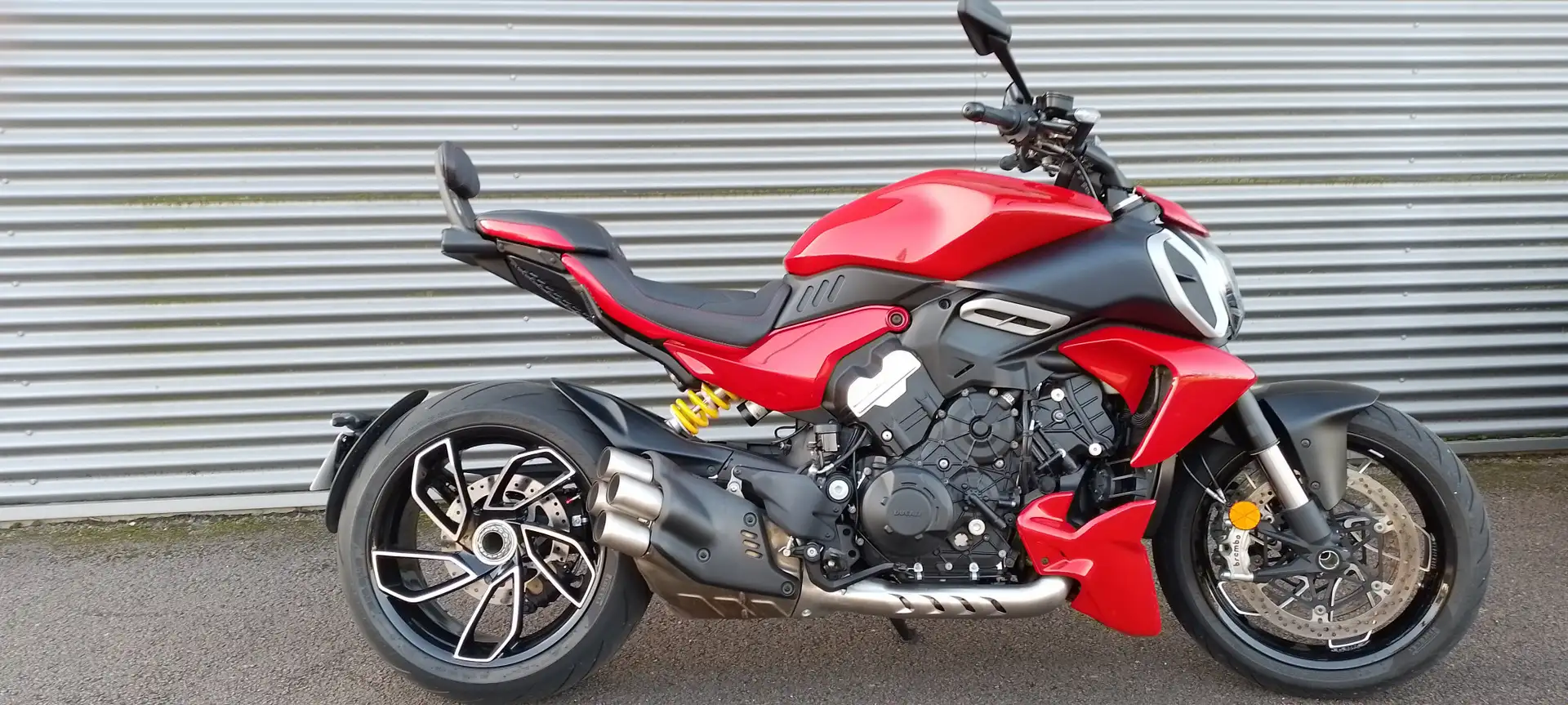 Ducati Diavel Rot - 1