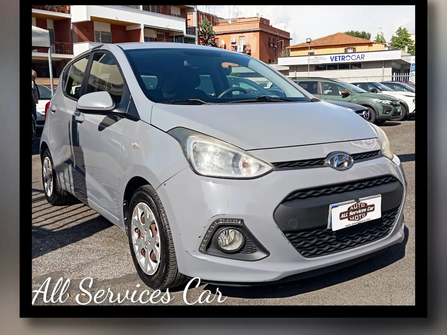 Hyundai i10 1.0  MPI Comfort 66cv Gris - 1