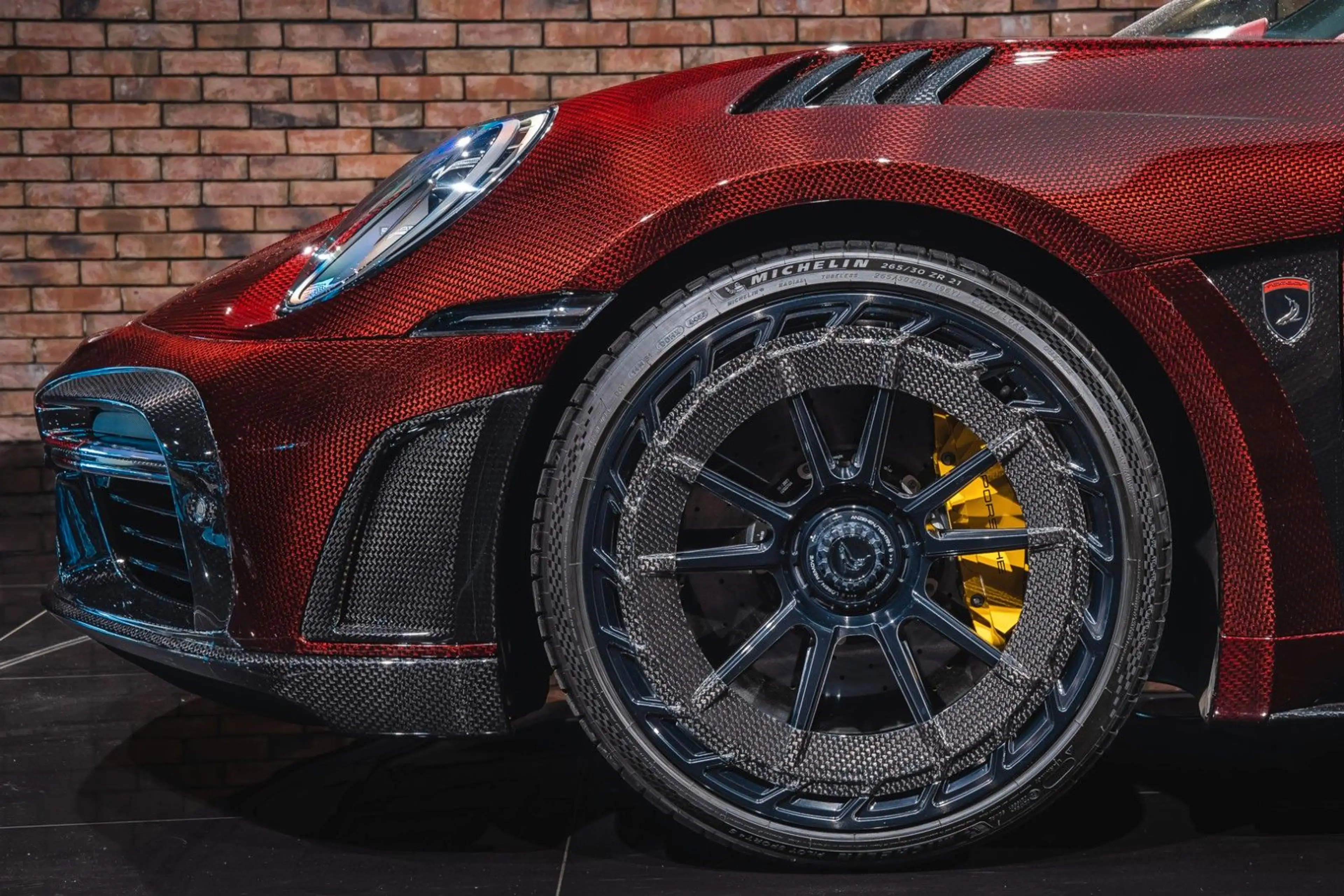 Porsche 911 Porsche 911 (992) Turbo S Stinger GTR Carbon 1/7 — photo 14