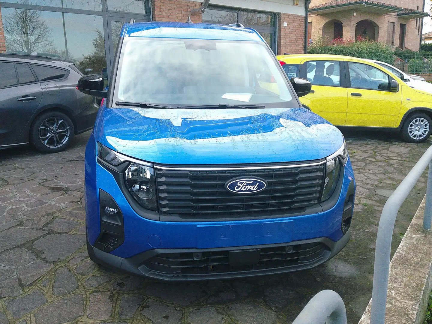 Ford Tourneo Courier 1.0 Titanium con Rottamazione Rosso - 2