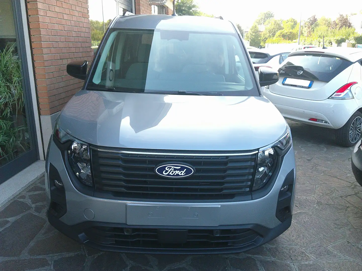 Ford Tourneo Courier 1.0 Titanium - PRONTA CONSEGNA Grigio - 2
