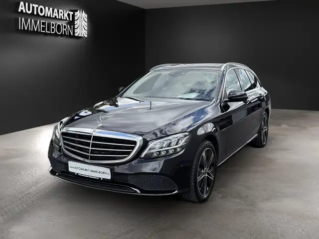 Mercedes-Benz C-Class view 3