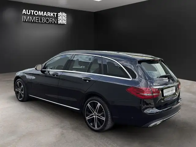 Mercedes-Benz C-Class view 6