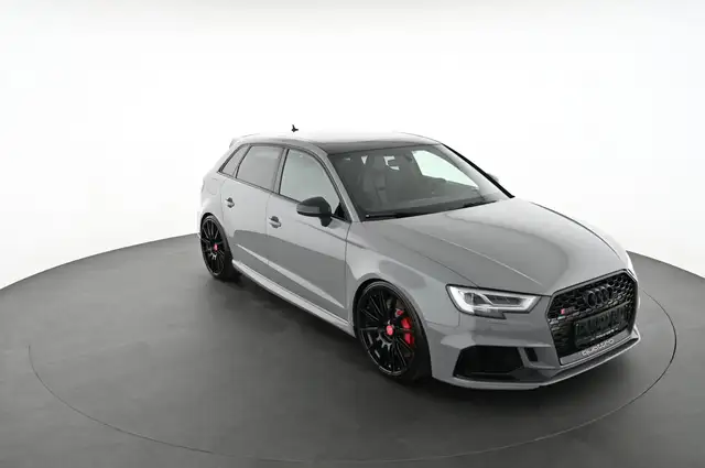 Audi RS3 view 10