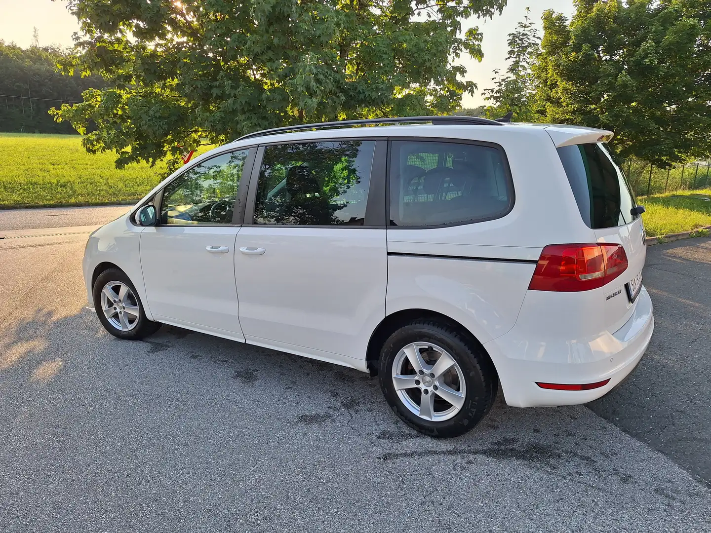Volkswagen Sharan Comfortline BMT 2,0 TDI DPF Weiß - 2