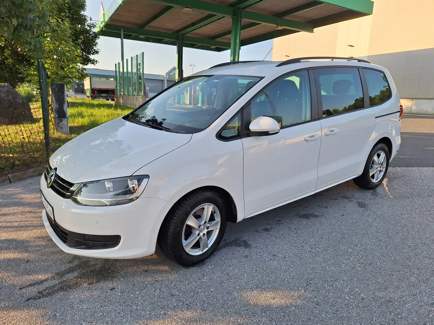 Volkswagen Sharan Comfortline BMT 2,0 TDI DPF Weiß - 1