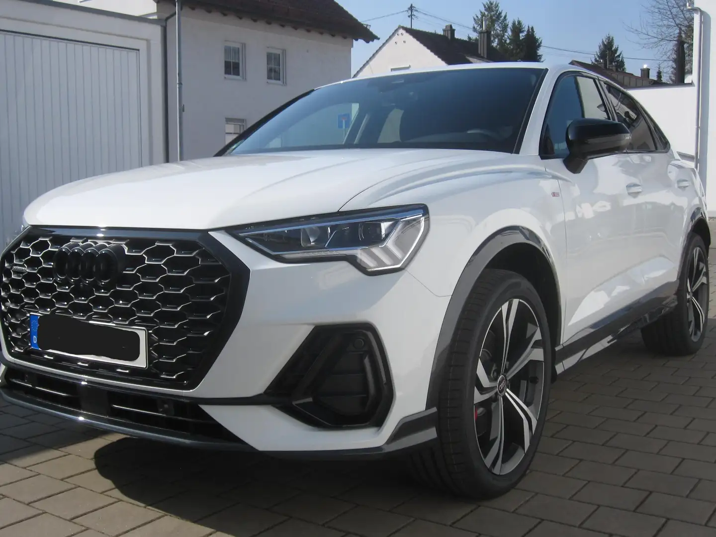 Audi Q3 Q3 Sportback 40TDI quattro Stronic AHK/360°/NAV Weiß - 2