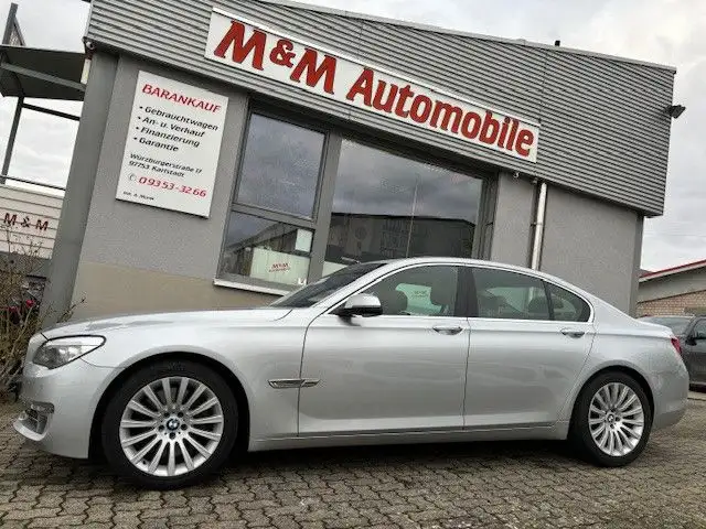 BMW 750 i xDrive 4.4 V8 HEAD-UP+Glas-SHD+LEDER-Braun