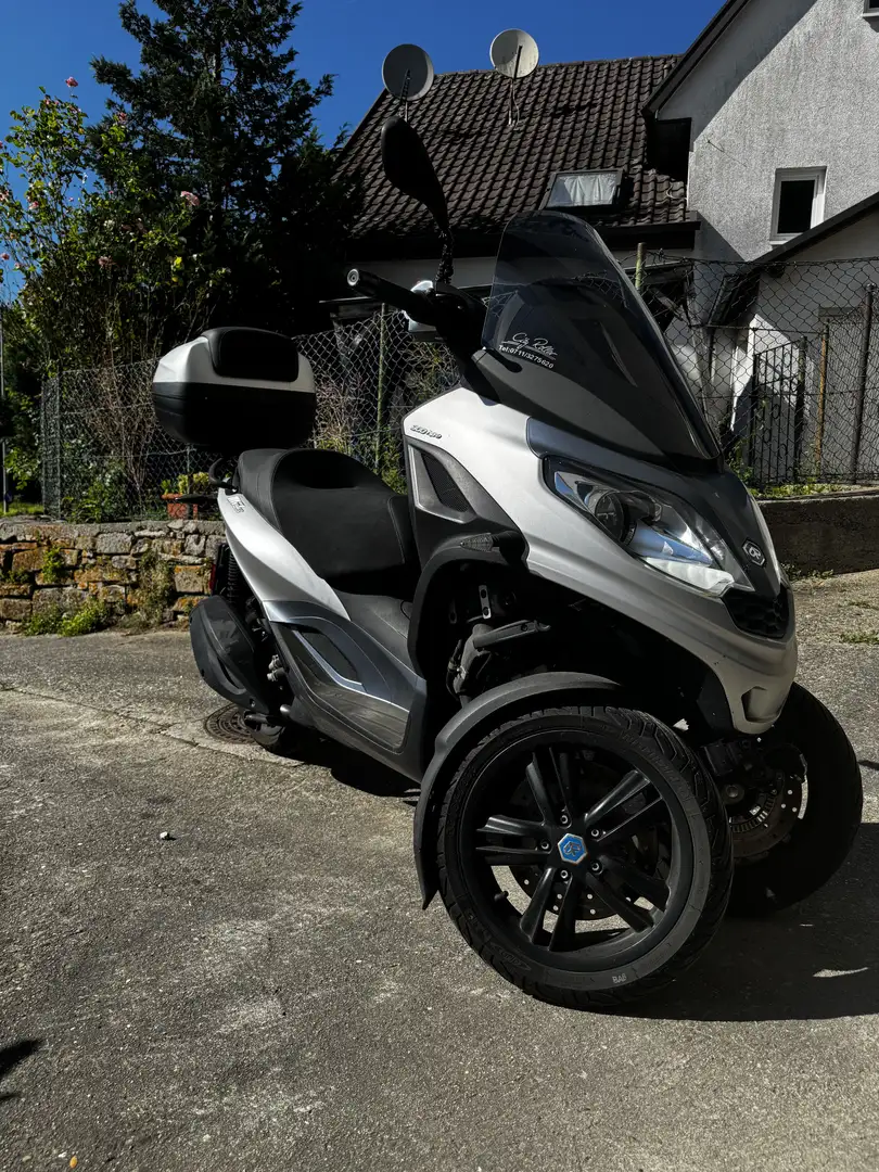 Piaggio MP3 300 HPE Grau - 1