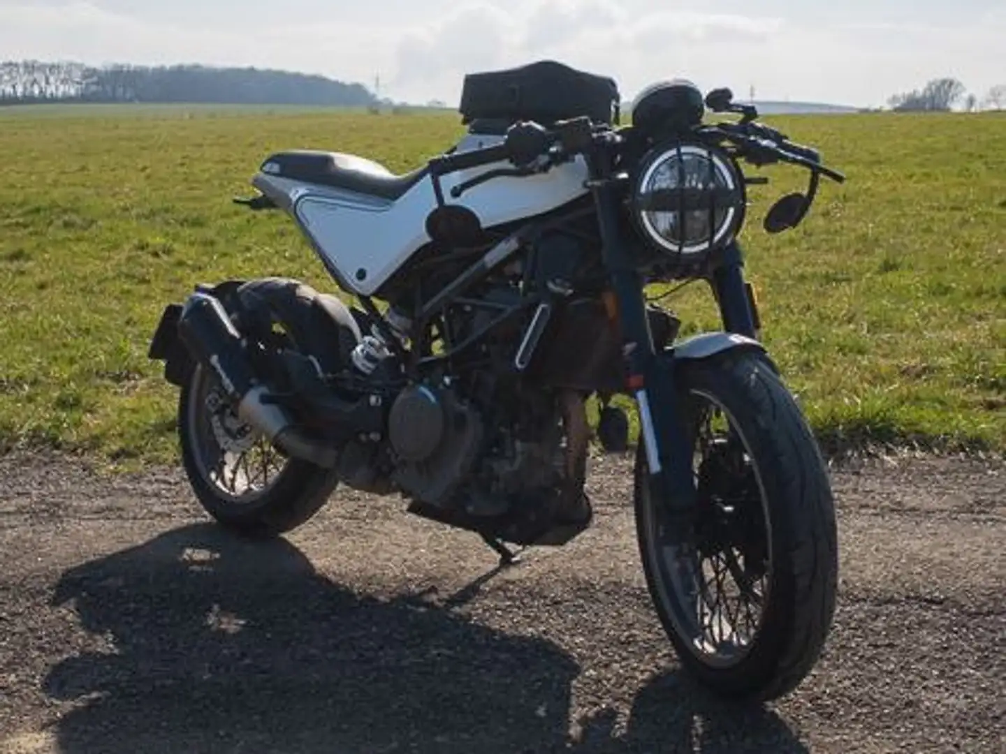 Husqvarna Vitpilen 401 Fehér - 1