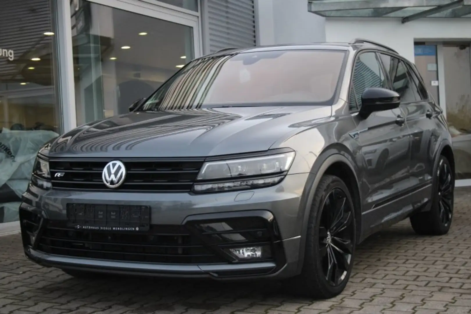 Volkswagen Tiguan Tiguan 2.0 TSI Highline 4Motion R-line Black Style Grau - 2