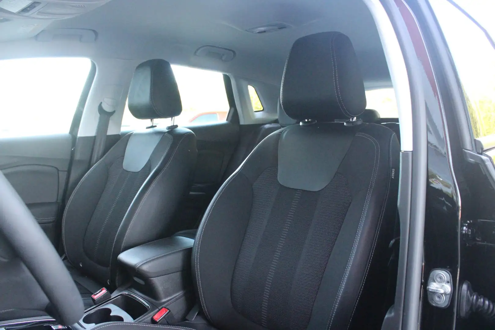Opel Grandland 1.2 Turbo 136PK AUTOMAAT Hybrid GS | BLACK PACK | Zwart - 2
