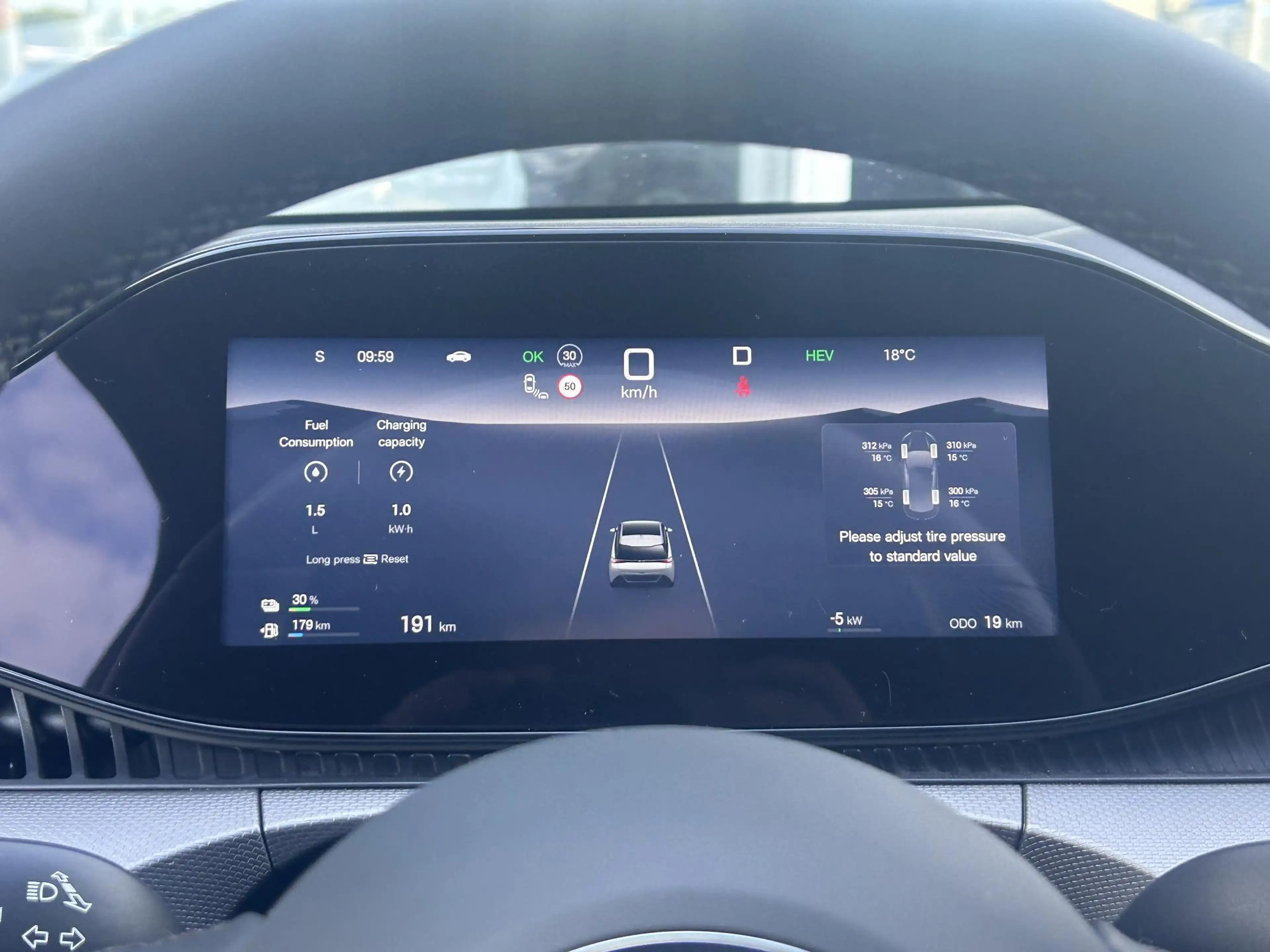 BYD Dolphin G 1.5L DM-i Comfort — photo 10