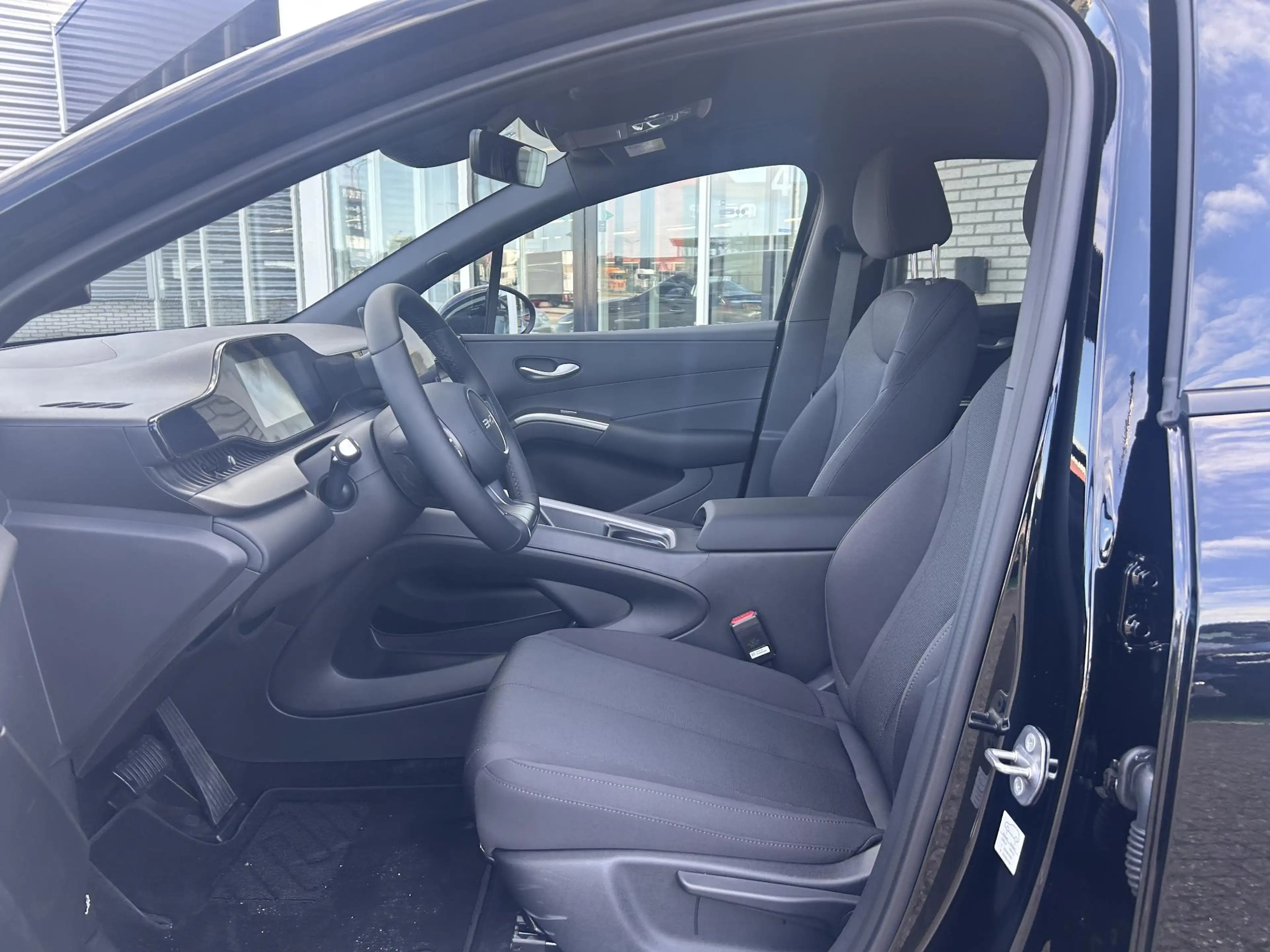 BYD Dolphin G 1.5L DM-i Comfort — photo 5