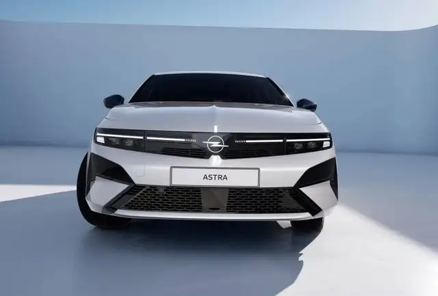 Opel Astra view 6