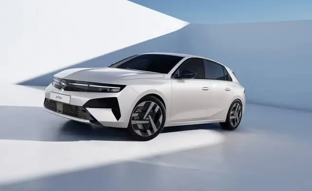 Opel Astra view 2