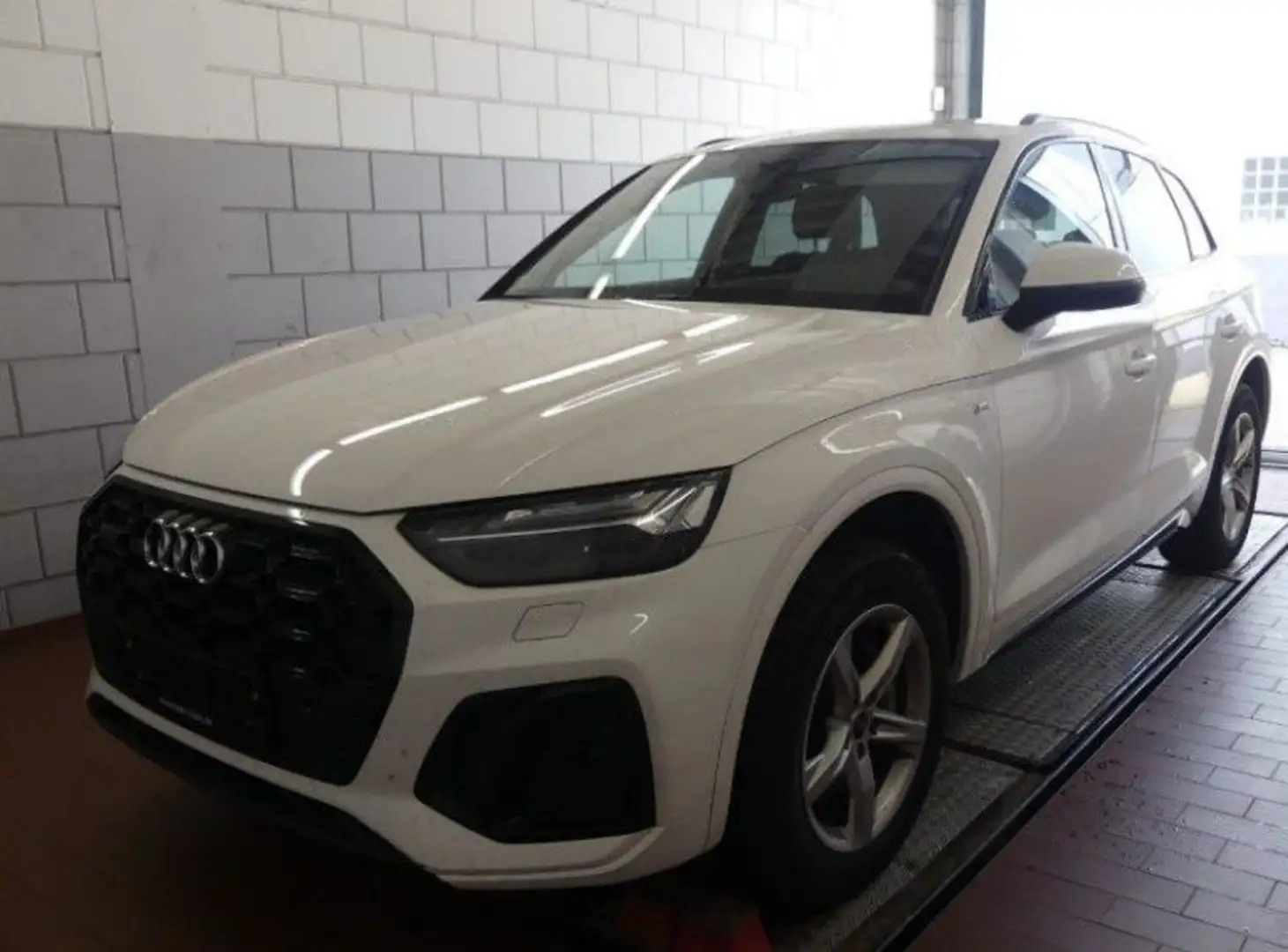 Audi Q5 55TFSIe quattro S tronic S line e-tron CEE Op Wit - 2