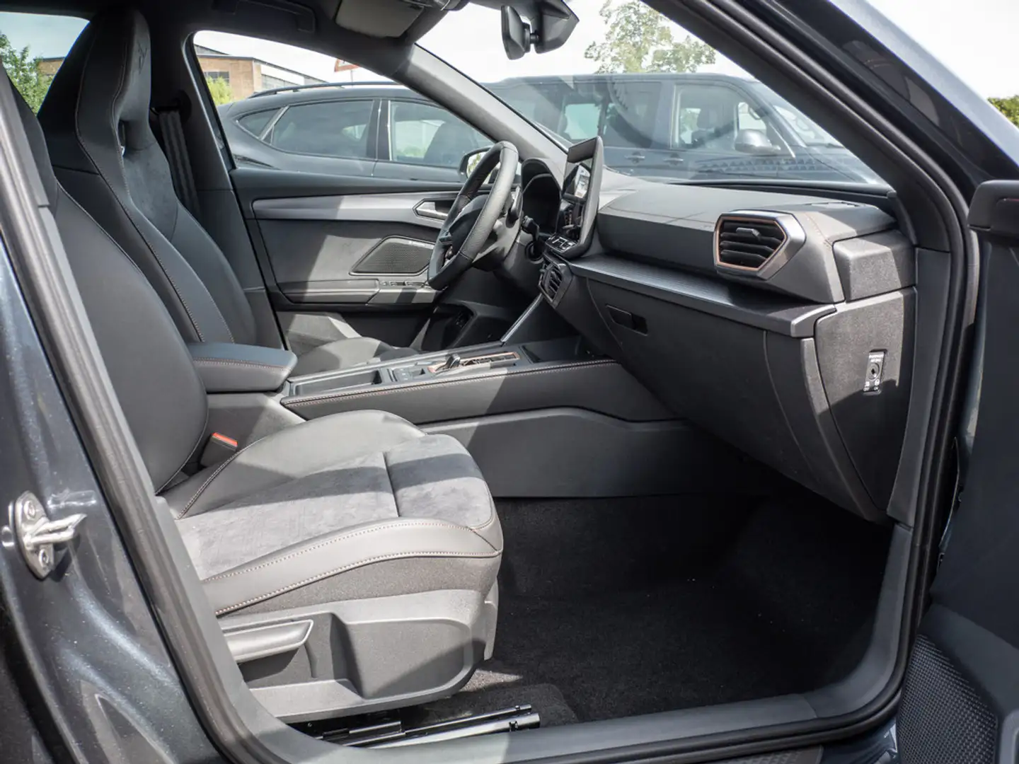 CUPRA Leon ST 1.5 e-Hybrid SHZ KAMERA NAVI AHK ACC Gris - 2