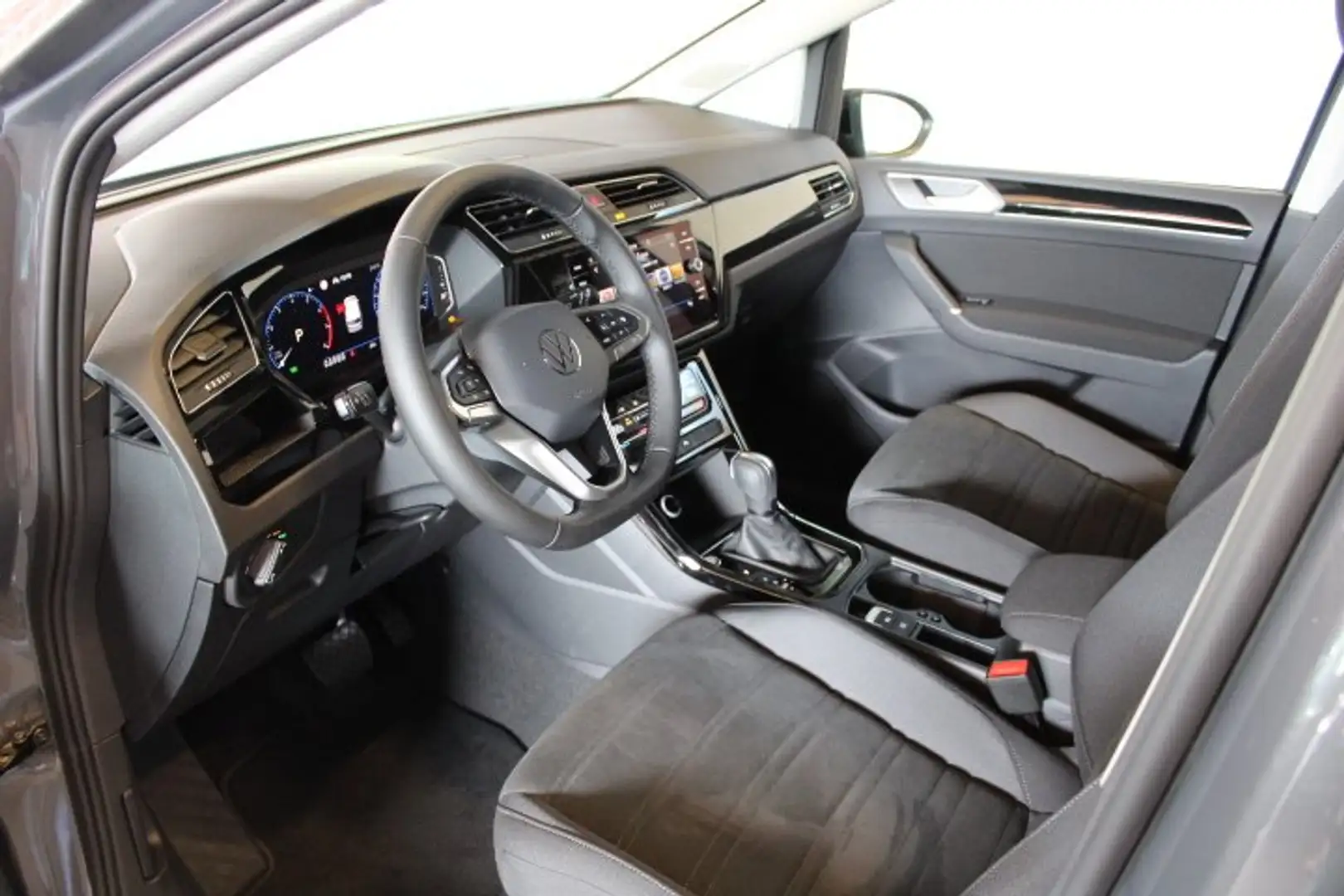 Volkswagen Touran 1.5TSI DSG HIGHLINE IQ.LIGHT 7-SITZER KEYLESS Grau - 2