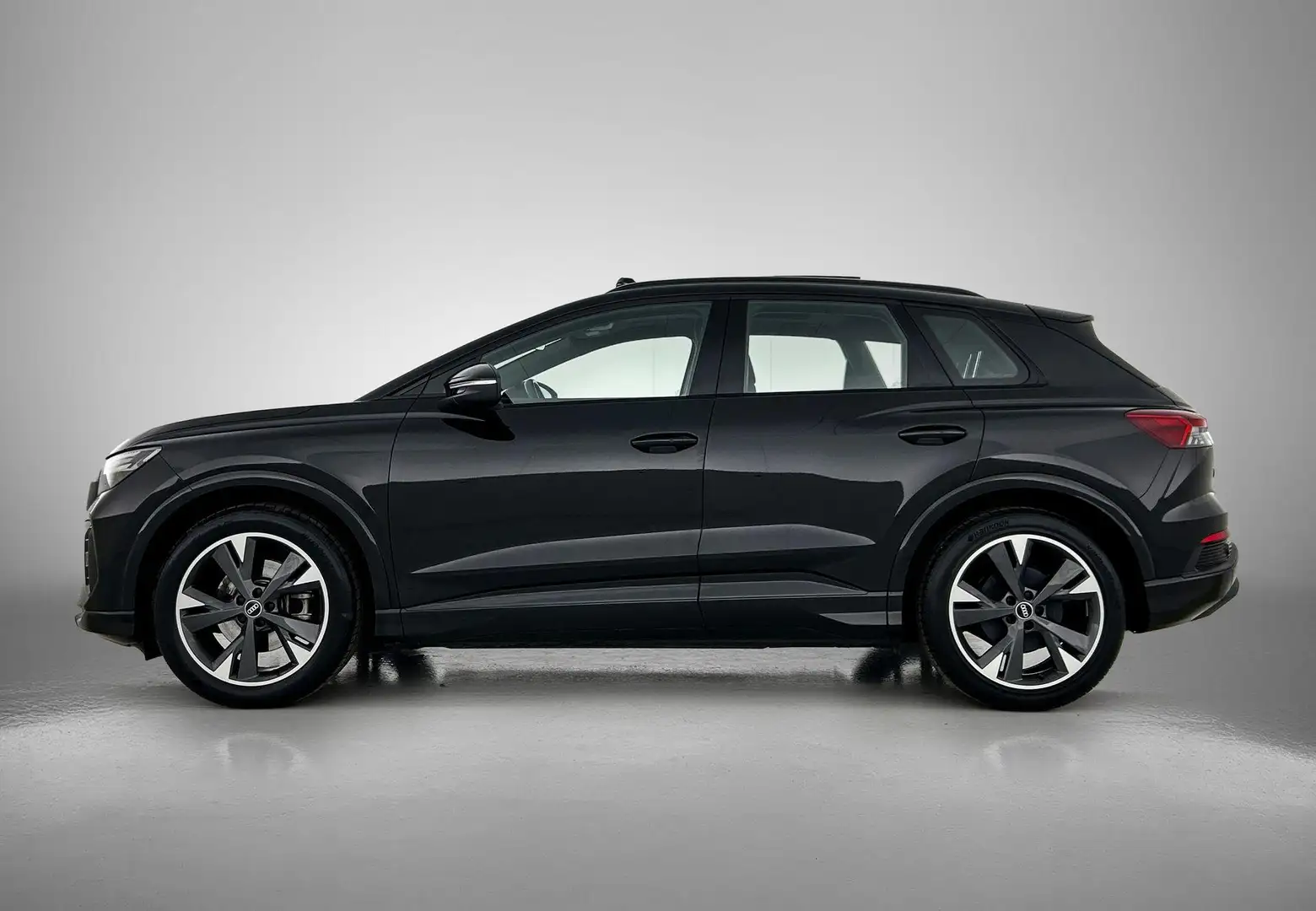 Audi Q4 e-tron 35 Launch edition Advanced Plus 55 kWh | Panoramad Zwart - 2