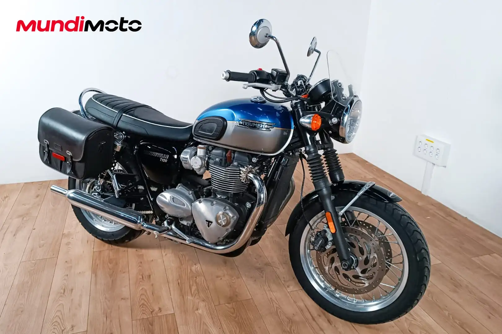 Triumph Bonneville T120 - 2