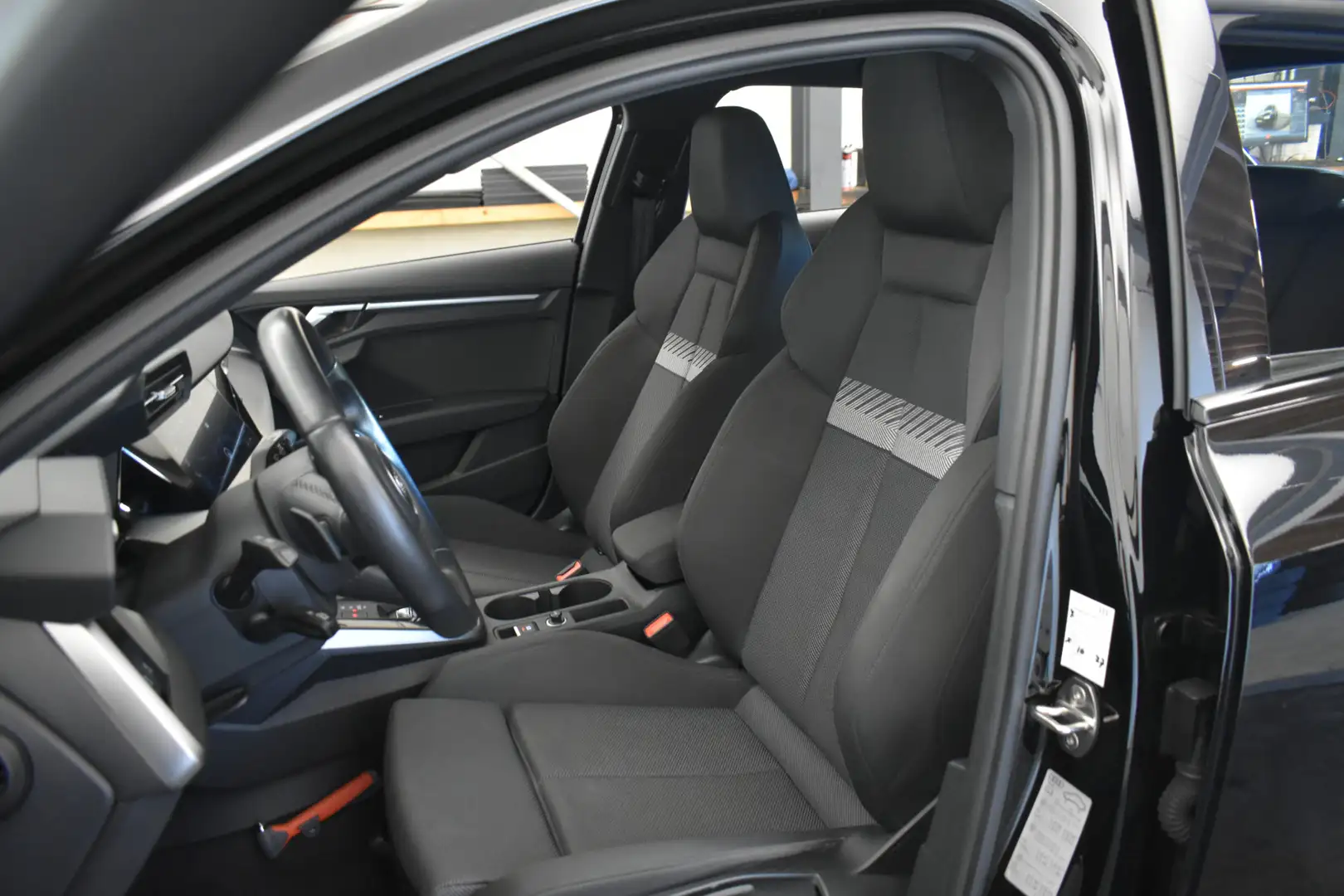 Audi A3 40 TFSI Bus ed PHEV SOH 100% 204 pk 18"inch Sports Schwarz - 2