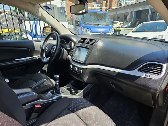 Fiat Freemont view 10