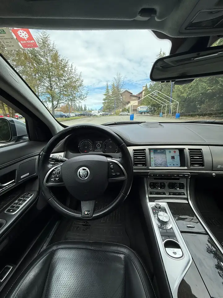 Jaguar XF снимка Jaguar XF