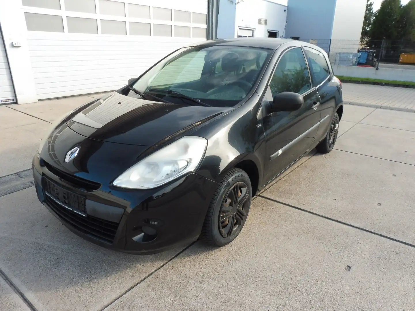 Renault Clio Yahoo! 1.2 16V 75 Euro 5 Schwarz - 1