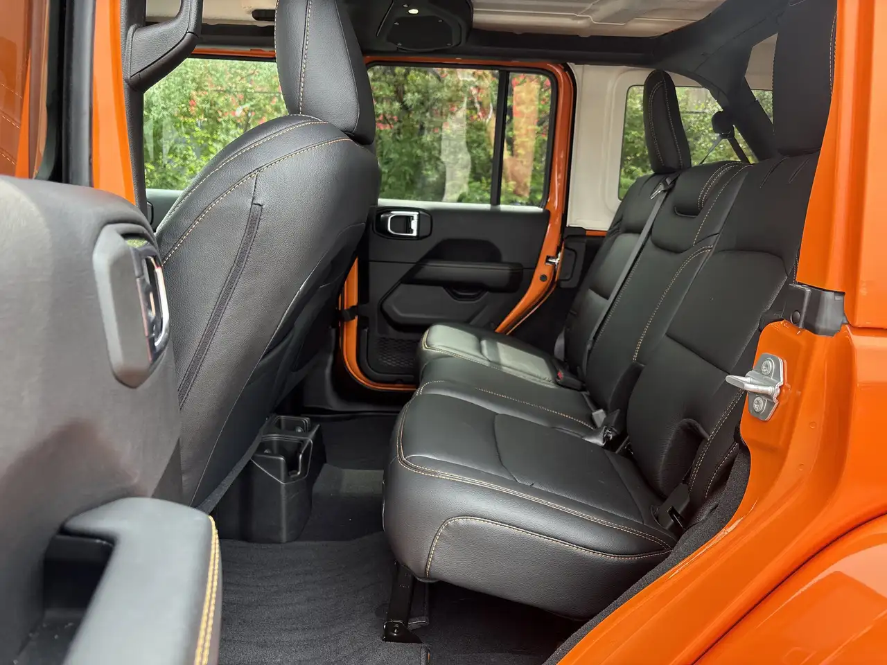 Jeep Wrangler снимка Jeep Wrangler