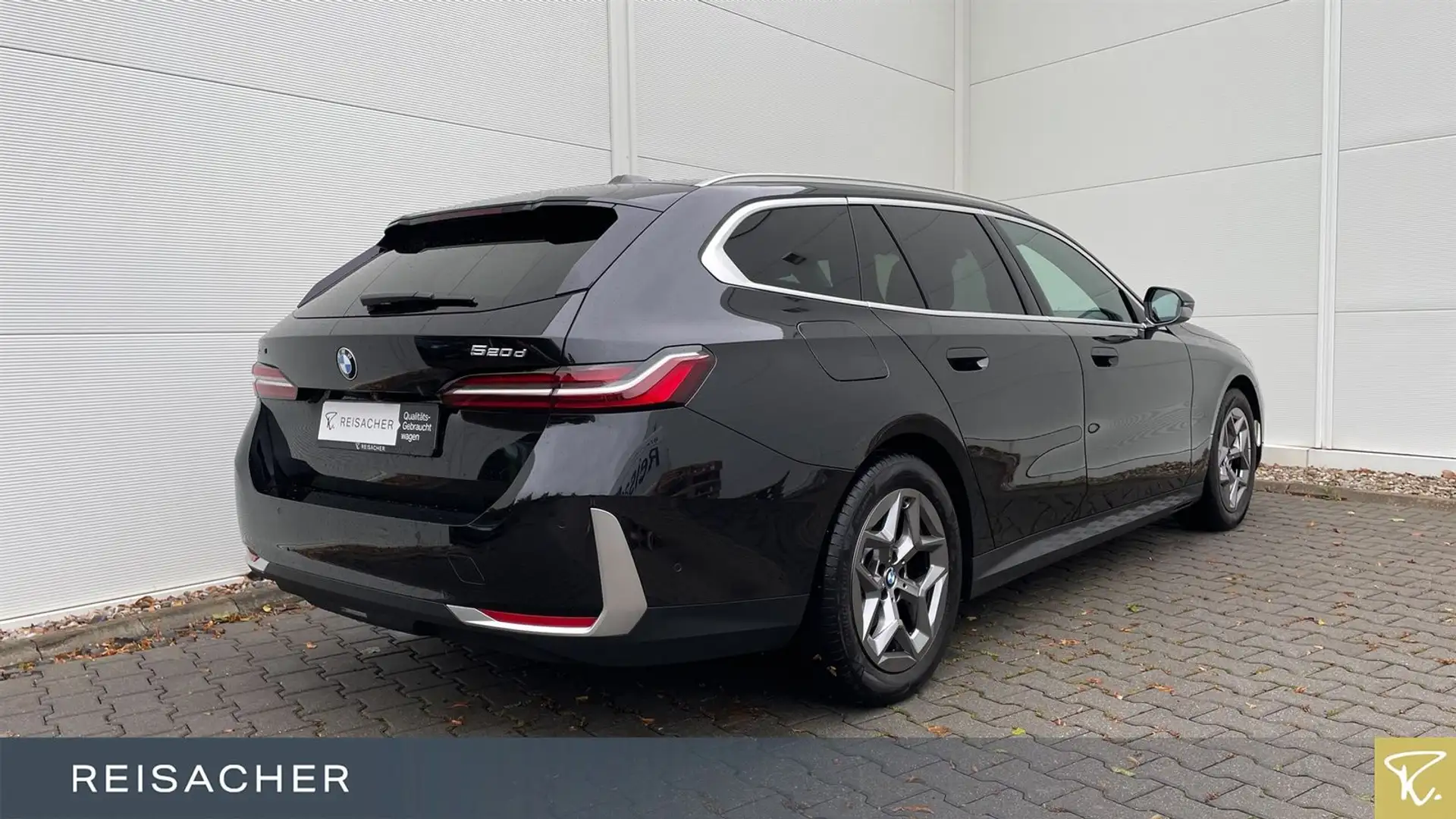 BMW 520 d xDrive Tou ACC,RFK,adLED,H/K,Keyless Schwarz - 2