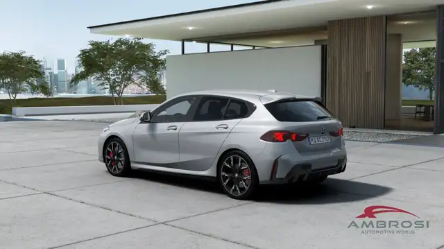 BMW 1 Series view 2