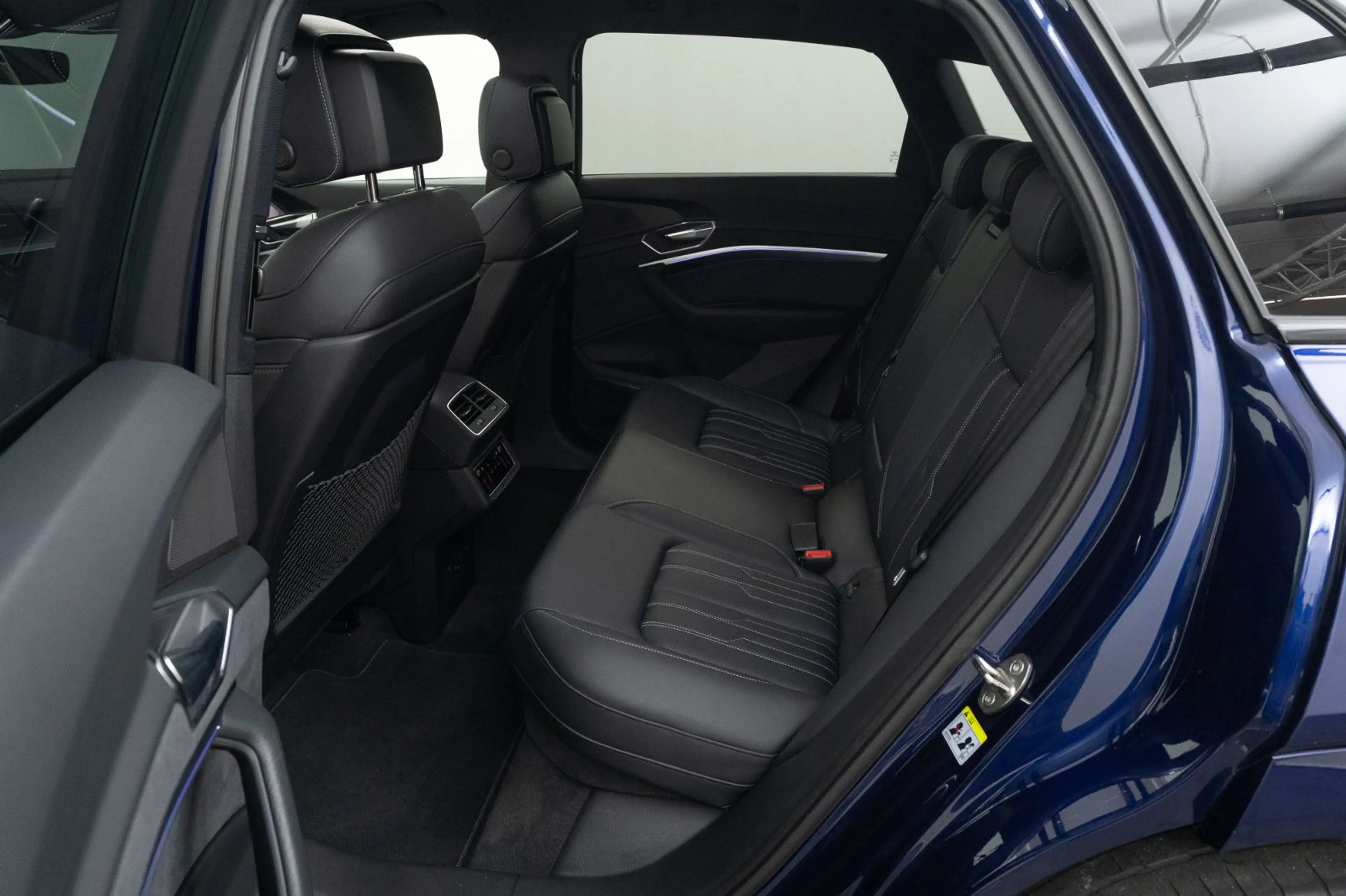 Audi e-tron 55 quattro advanced — photo 12