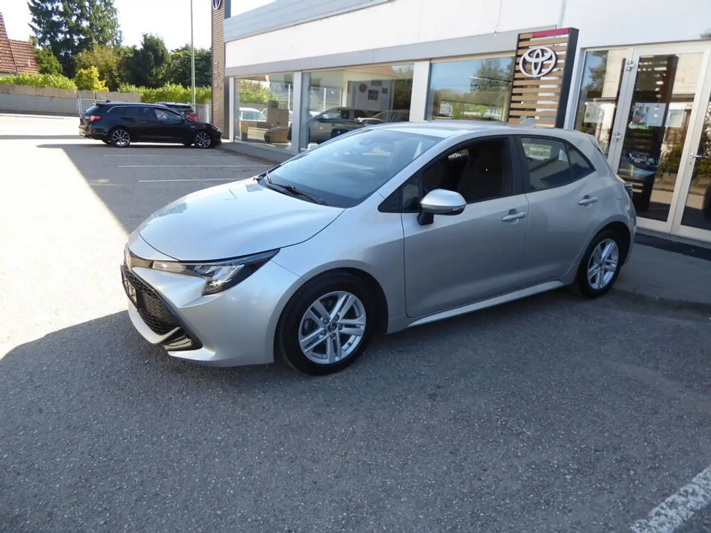 Toyota Corolla 1,2 Turbo Active Silber - 2
